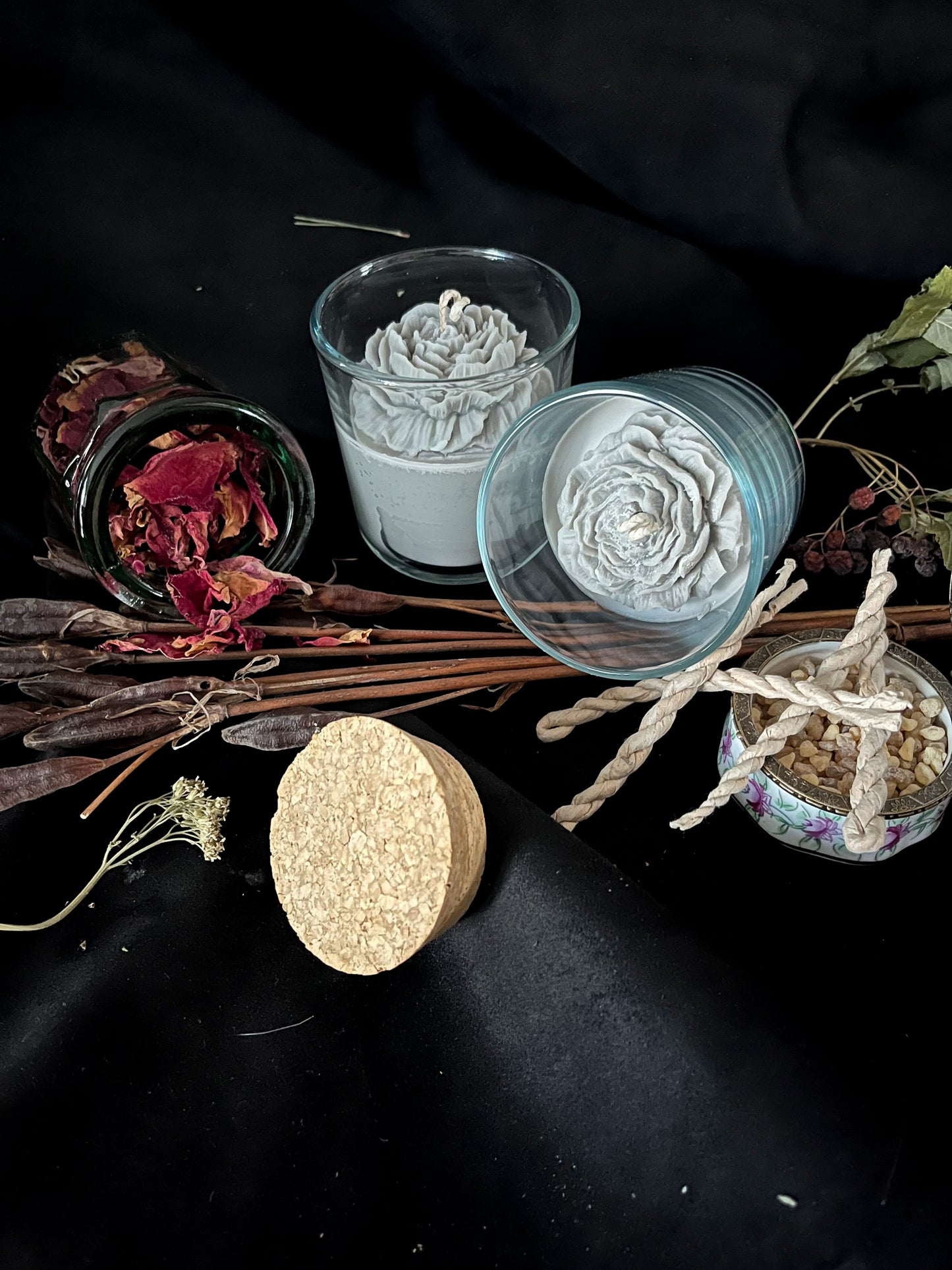 Stiklinė sojų vaško žvakė su tabako aromatu