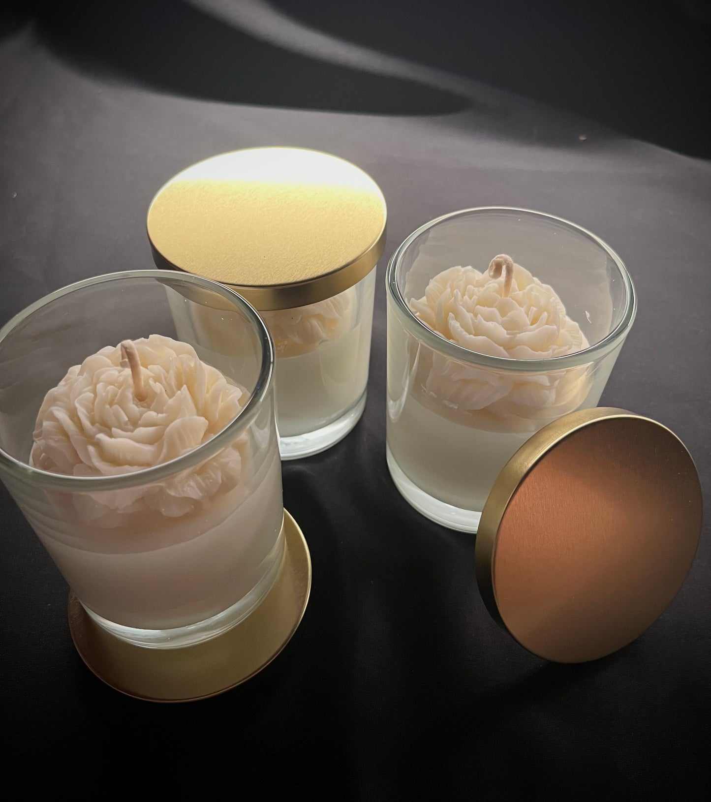 Stiklinė sojų vaško žvakė su rožių kvapu