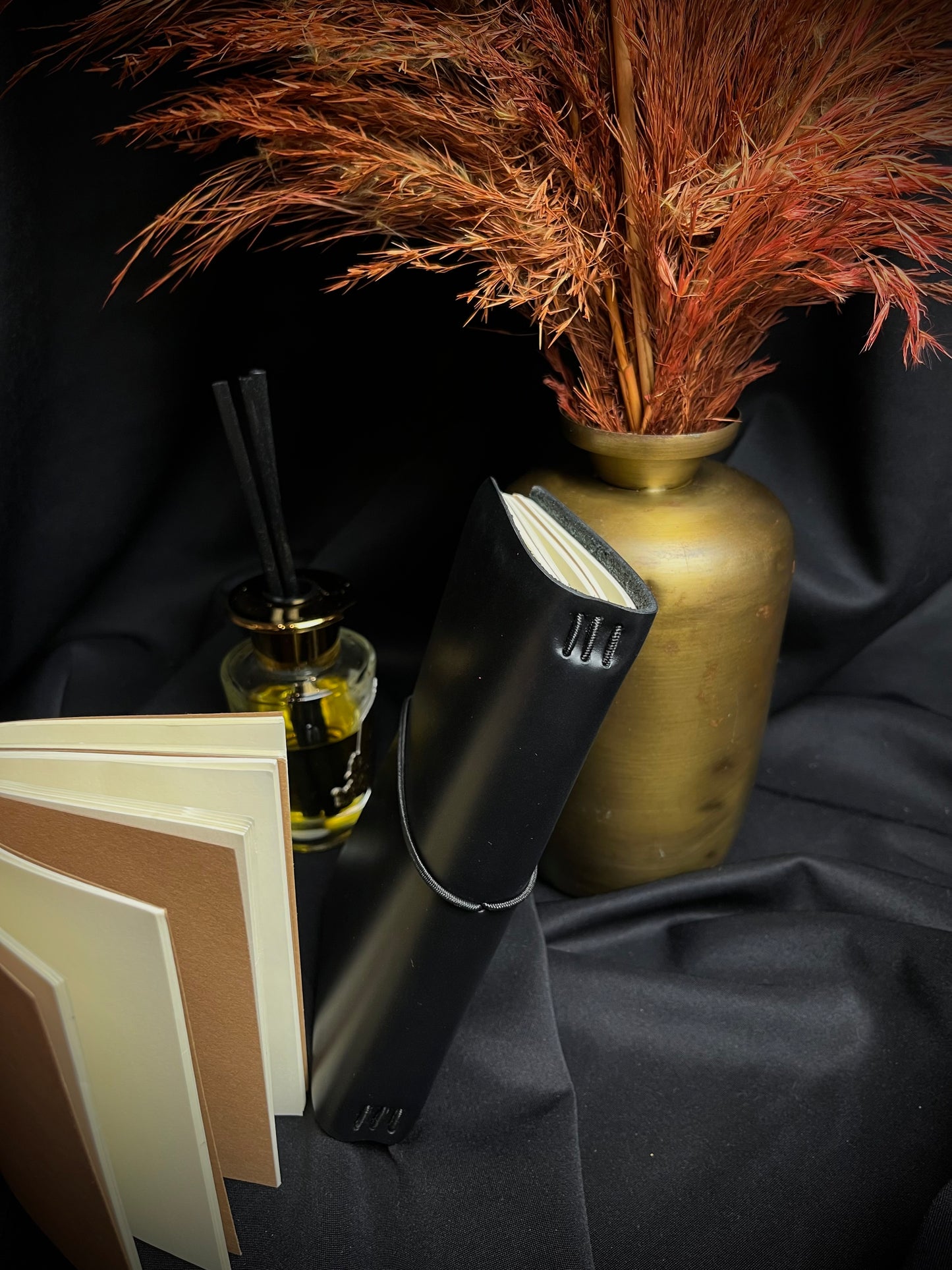 Mažos odinės užrašinės