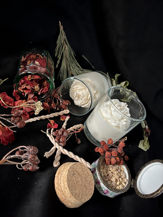 Stiklinė sojų vaško žvakė su rožių kvapu