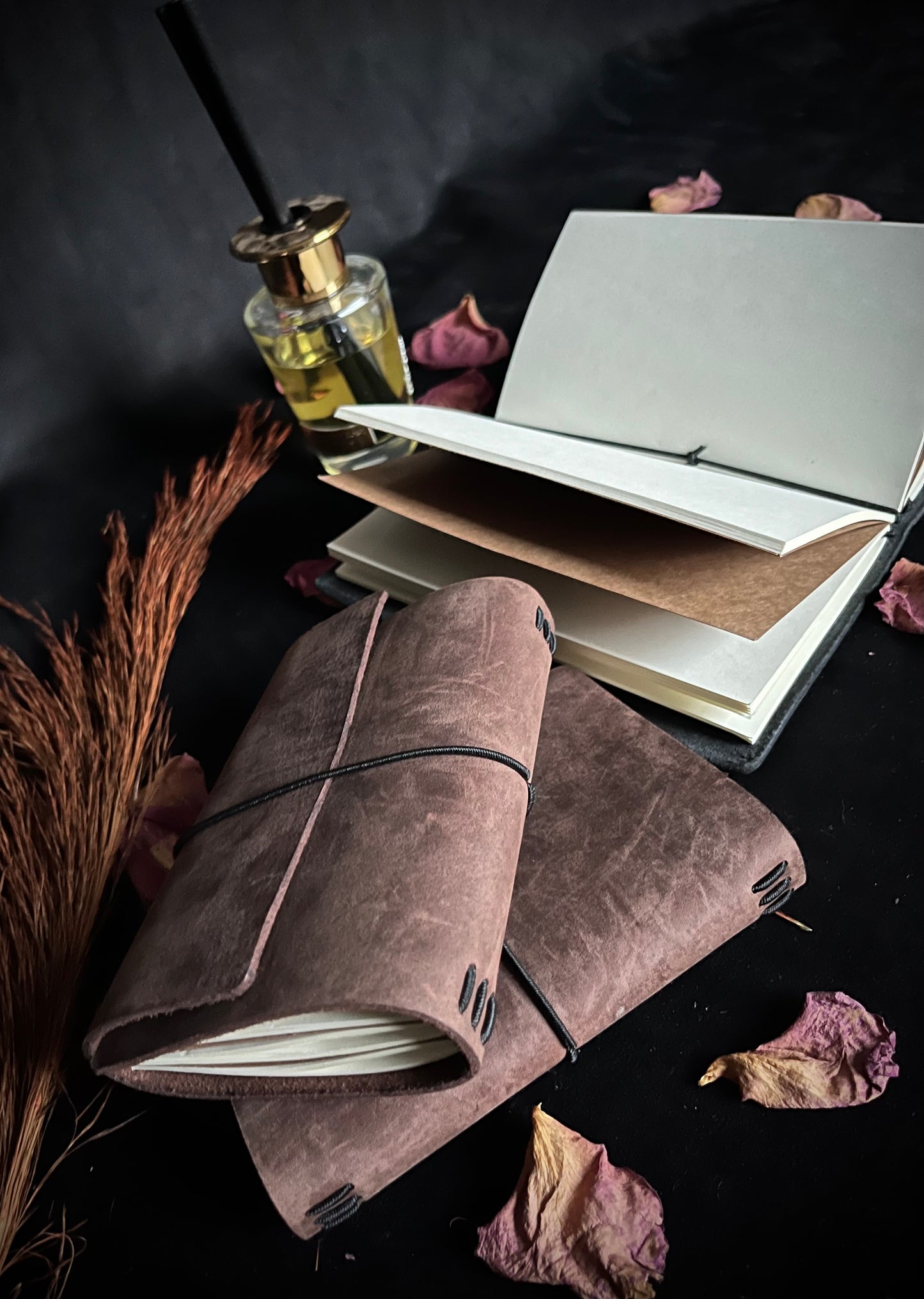 Mažos odinės užrašinės