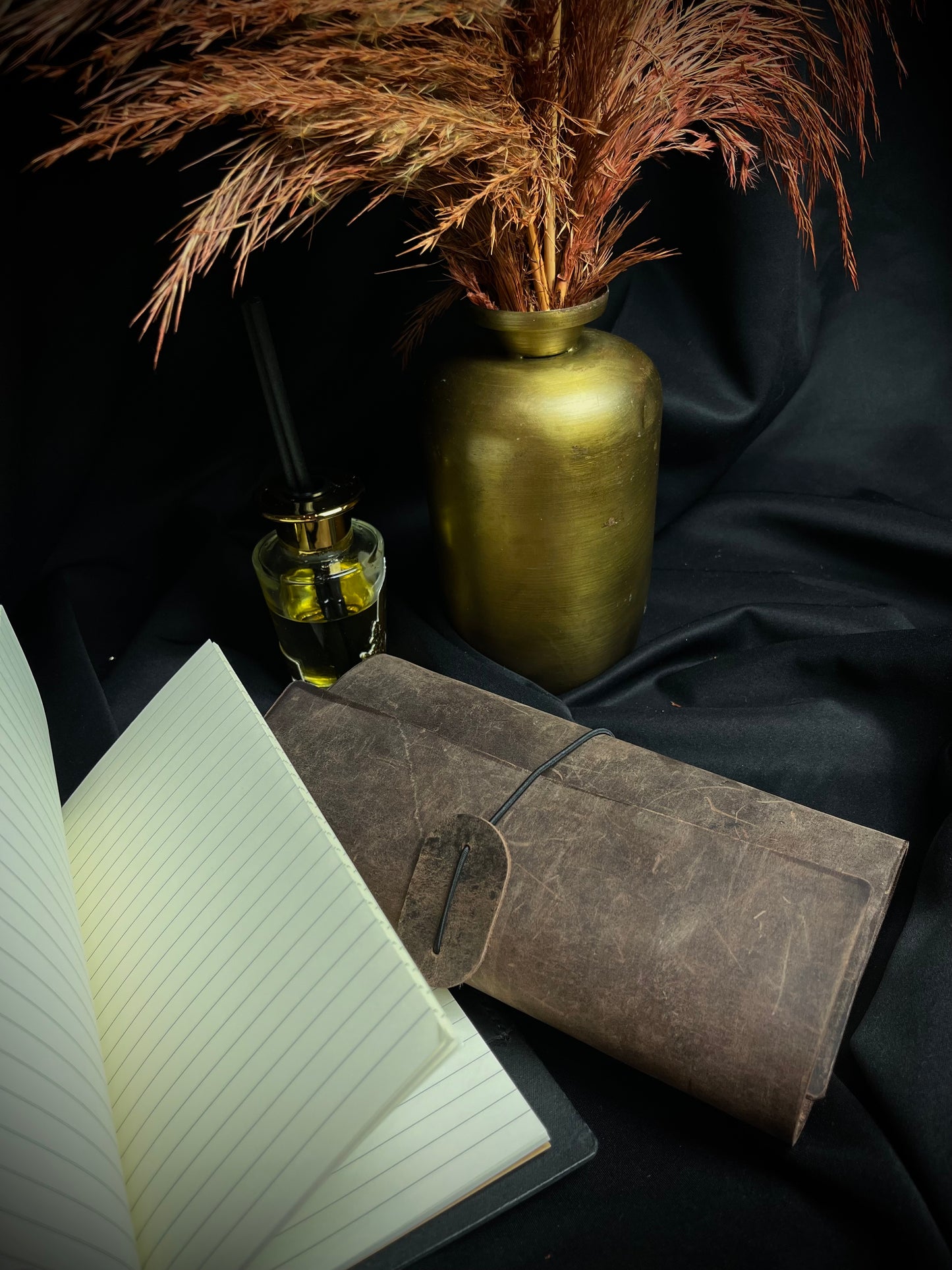 Ruda odinė užrašinė