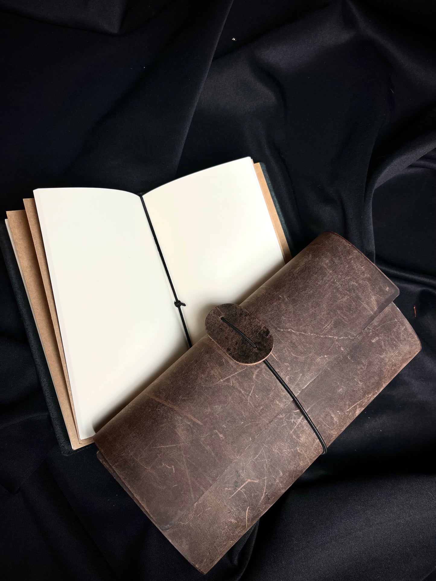 Ruda odinė užrašinė