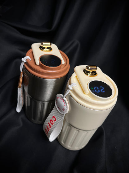 Termogertuvė su temperatūros ekranu