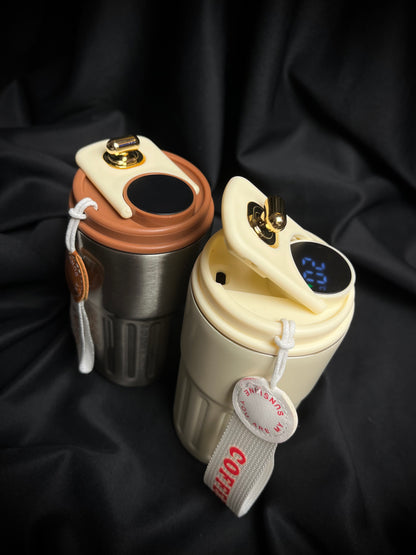 Termogertuvė su temperatūros ekranu