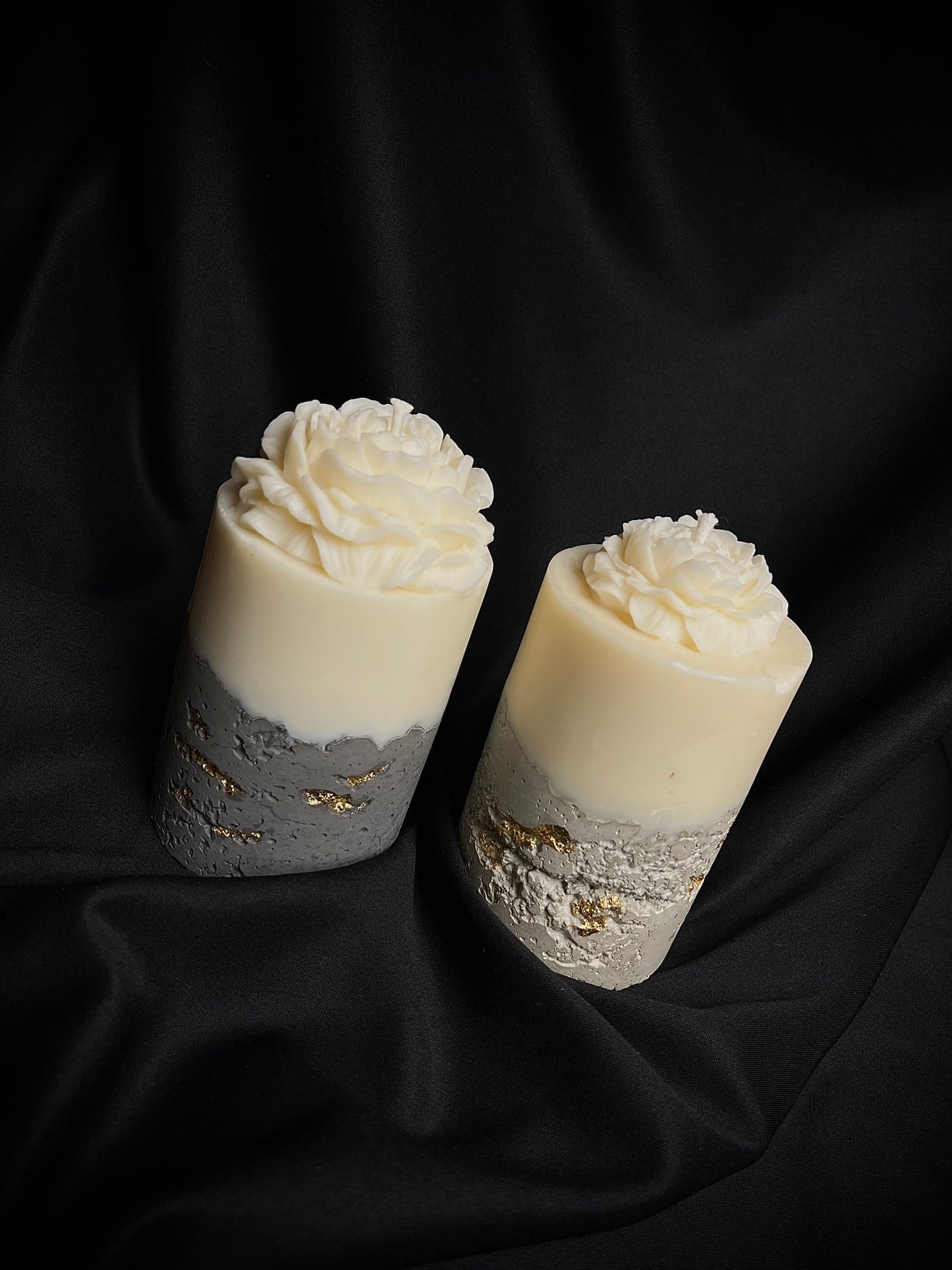 Apvali baltos rožės betono žvakė